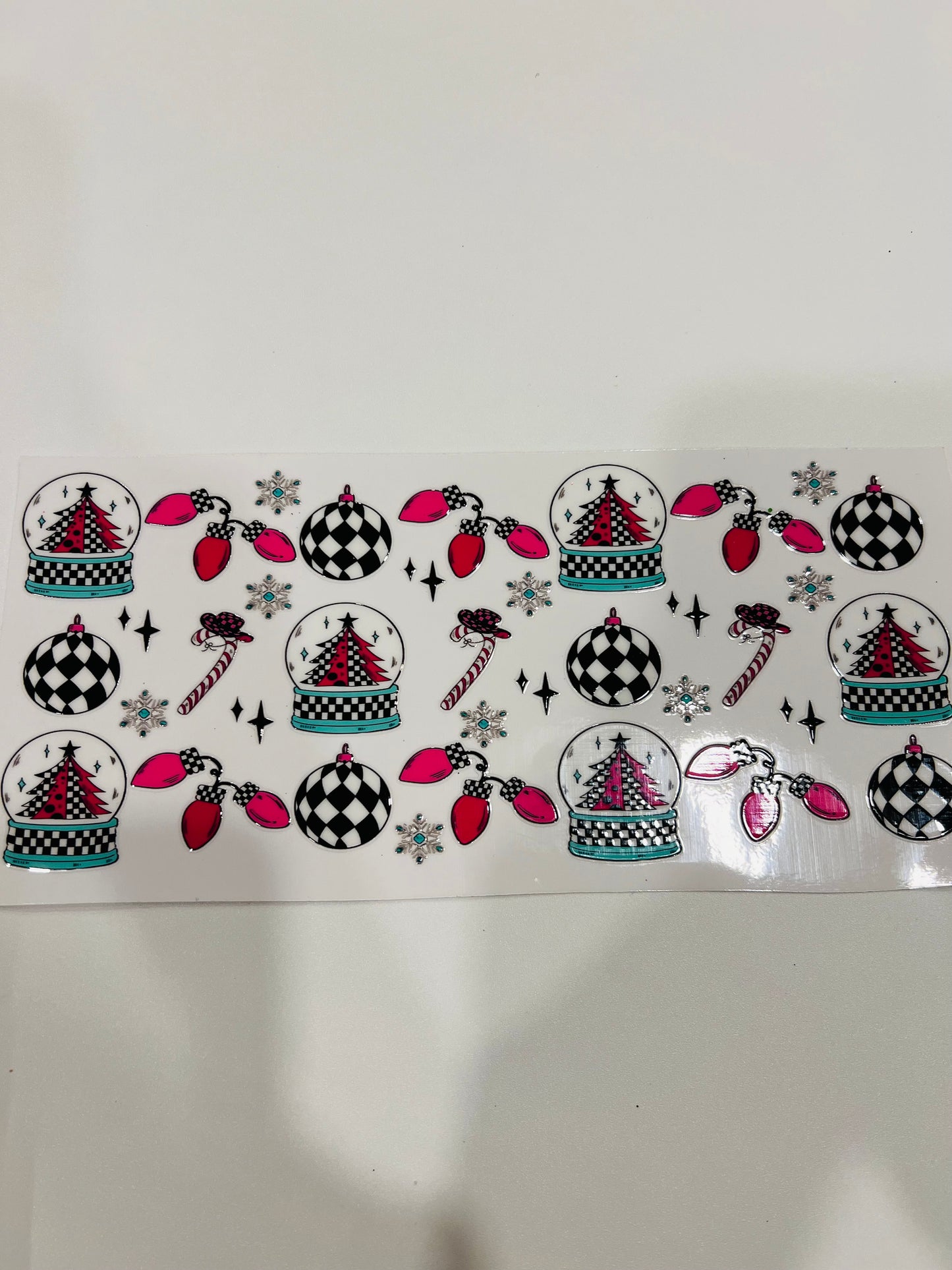 2625-Ornaments & Snowglobes