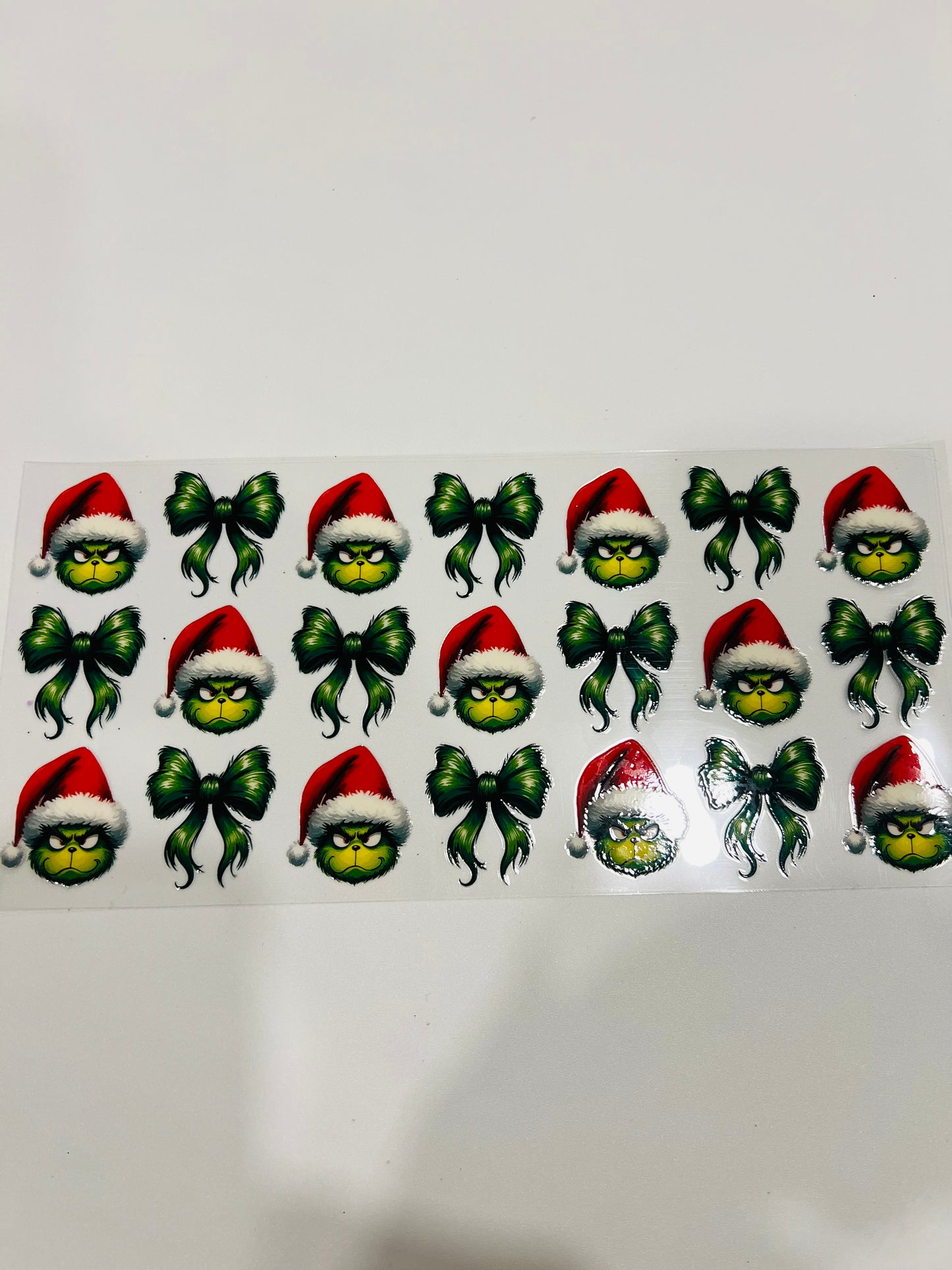 2600-Coquette & Green Guy