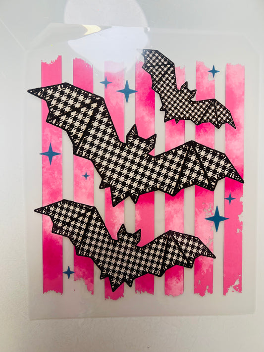 823-Checkered Bats